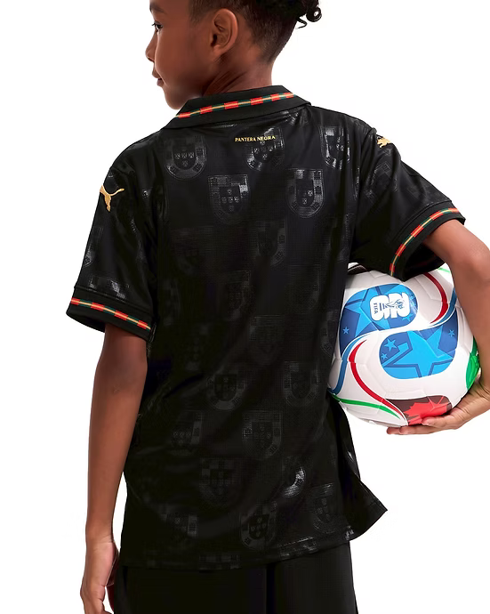 Equipaciones infantiles de edición especial de Portugal 2025