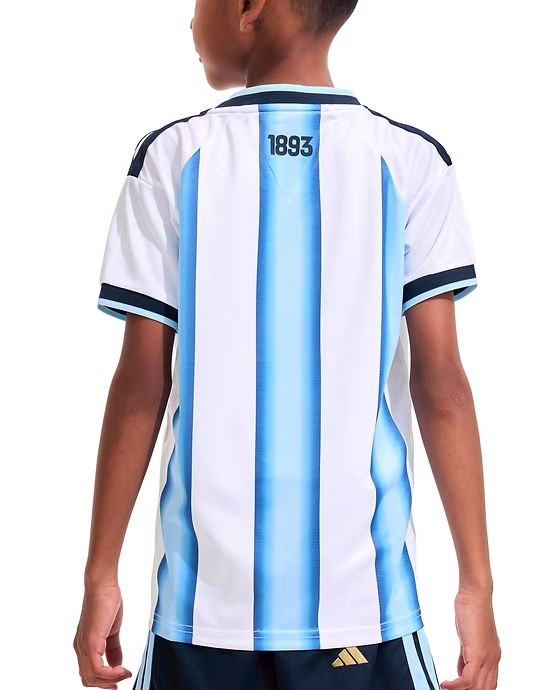 Equipaciones infantiles de local para el Mundial de Argentina 2026