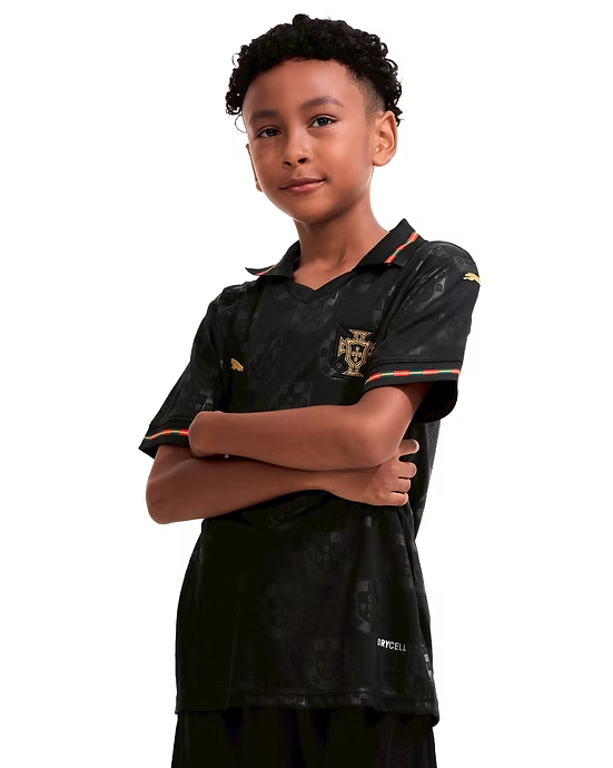 Equipaciones infantiles de edición especial de Portugal 2025