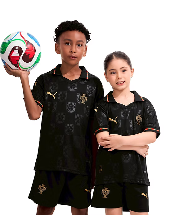 Equipaciones infantiles de edición especial de Portugal 2025