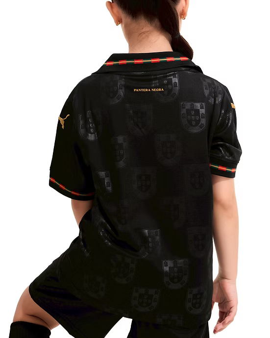 Equipaciones infantiles de edición especial de Portugal 2025