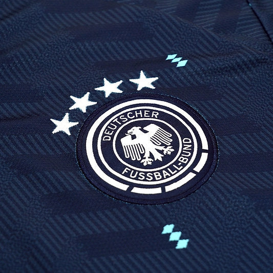 Camiseta de visitante de Alemania para el Mundial 2026 con estampado de Kimmich 6