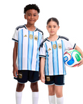 Equipaciones infantiles de local para el Mundial de Argentina 2026