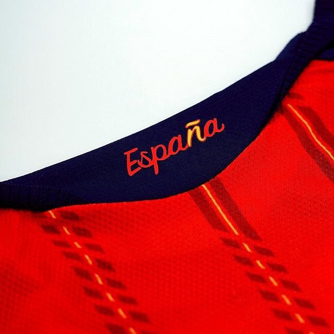 Camiseta de local de España para el Mundial 2026, con estampado Lamine Yamal 19.